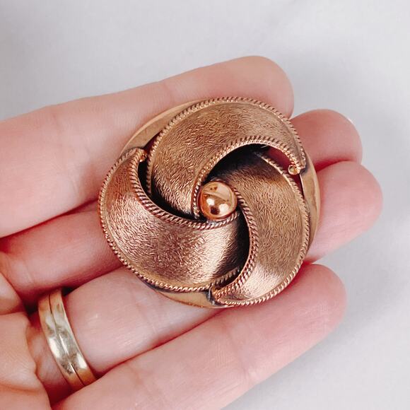 VTG Mid Century Brooch Solid Copper Swirl Black Enamel Back 1950s 1960s - Picture 2 of 7
